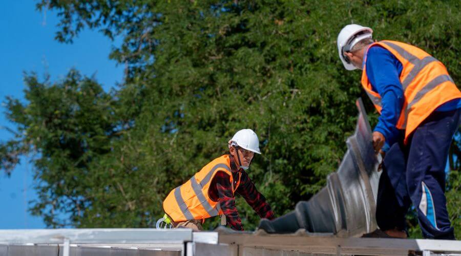 Expert Emergency Roof Repairs services in Dow, IL